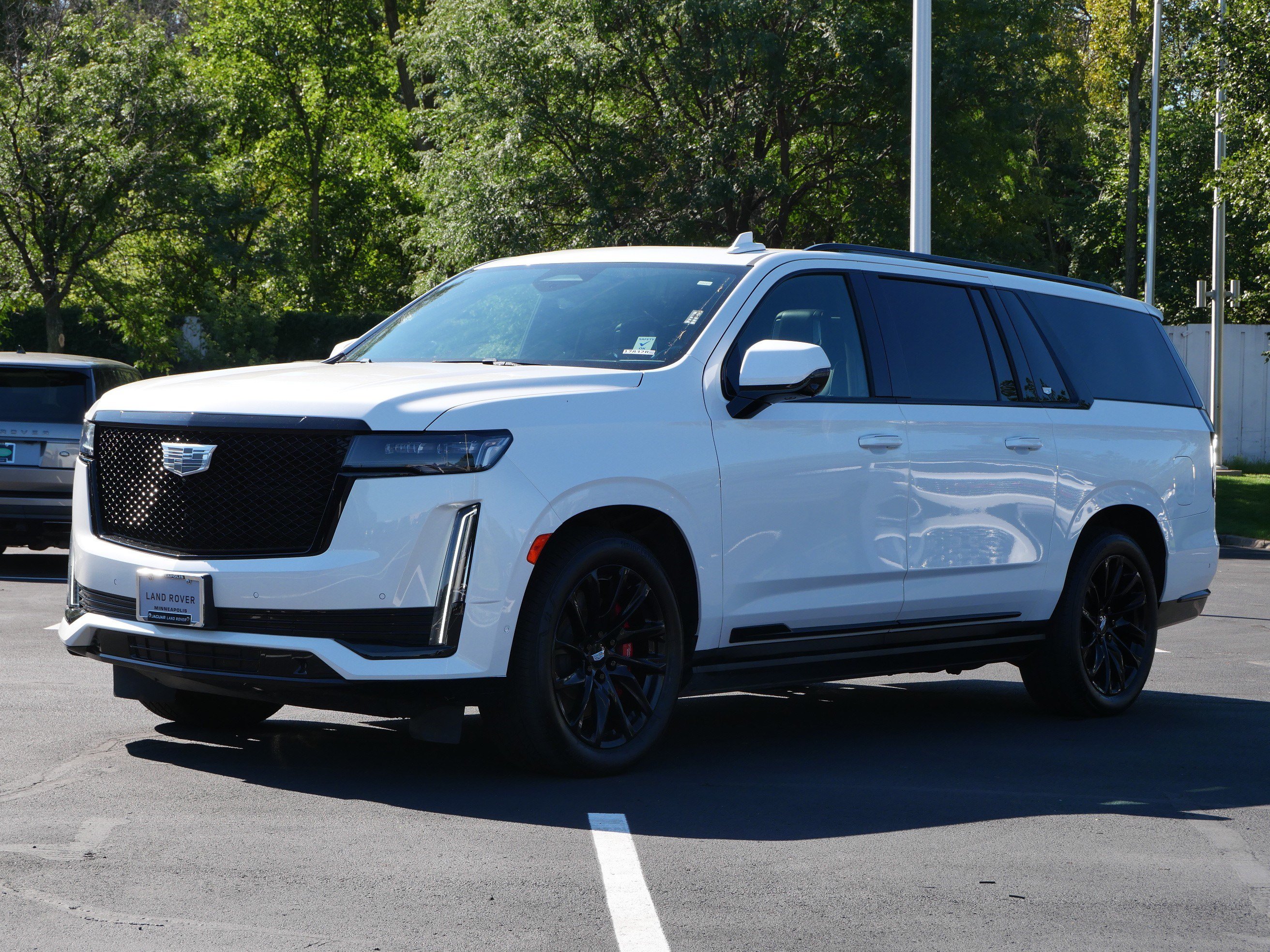Used 2023 Cadillac Escalade ESV Sport Platinum w/ LPO, ONYX Package AWD/4WD image 1