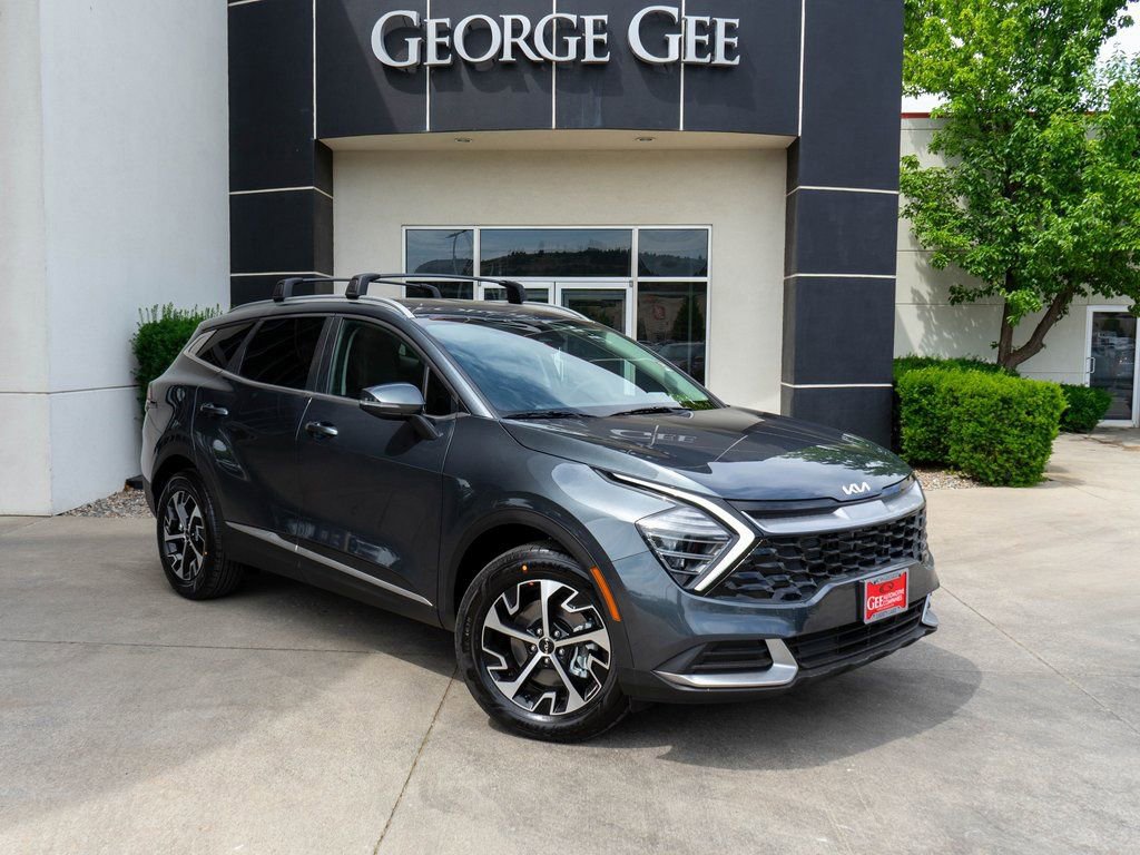 Used 2025 Kia Sportage EX image 1