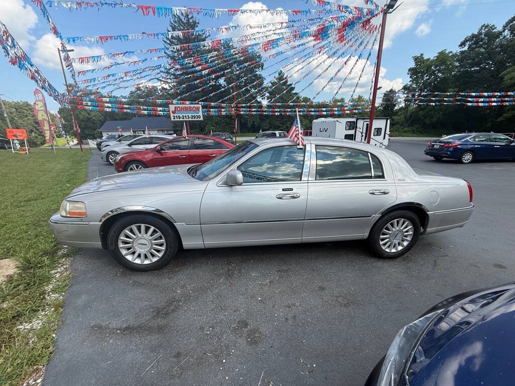 Used 2004 Lincoln Town Car Ultimate RWD image 5