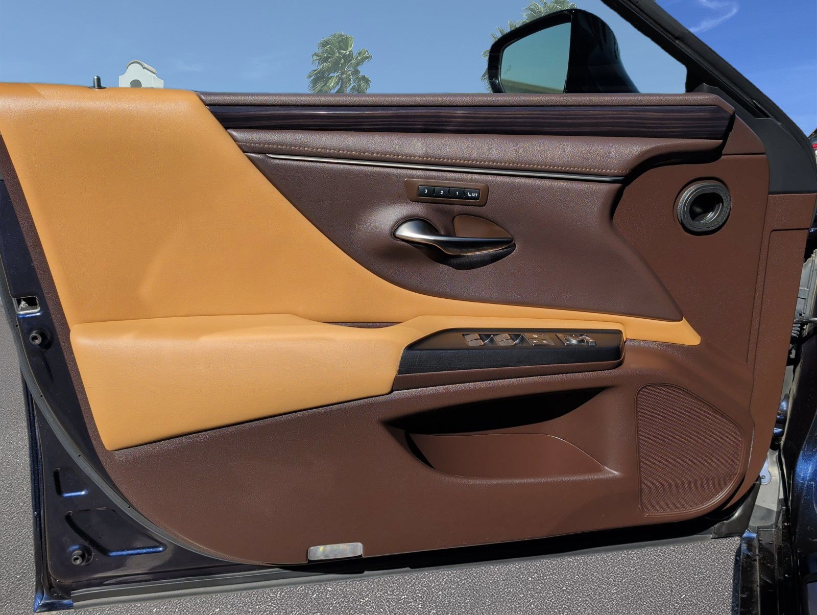 Used 2021 Lexus ES 250 w/ Premium Package image 8