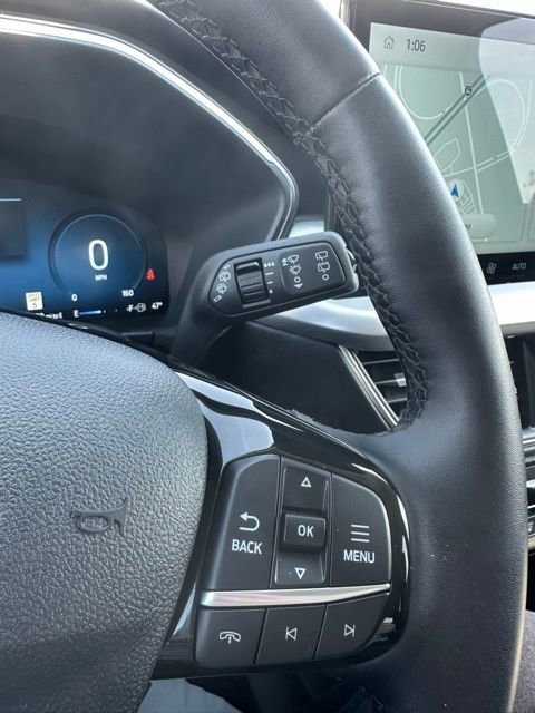 Used 2025 Ford Escape Platinum AWD/4WD image 26