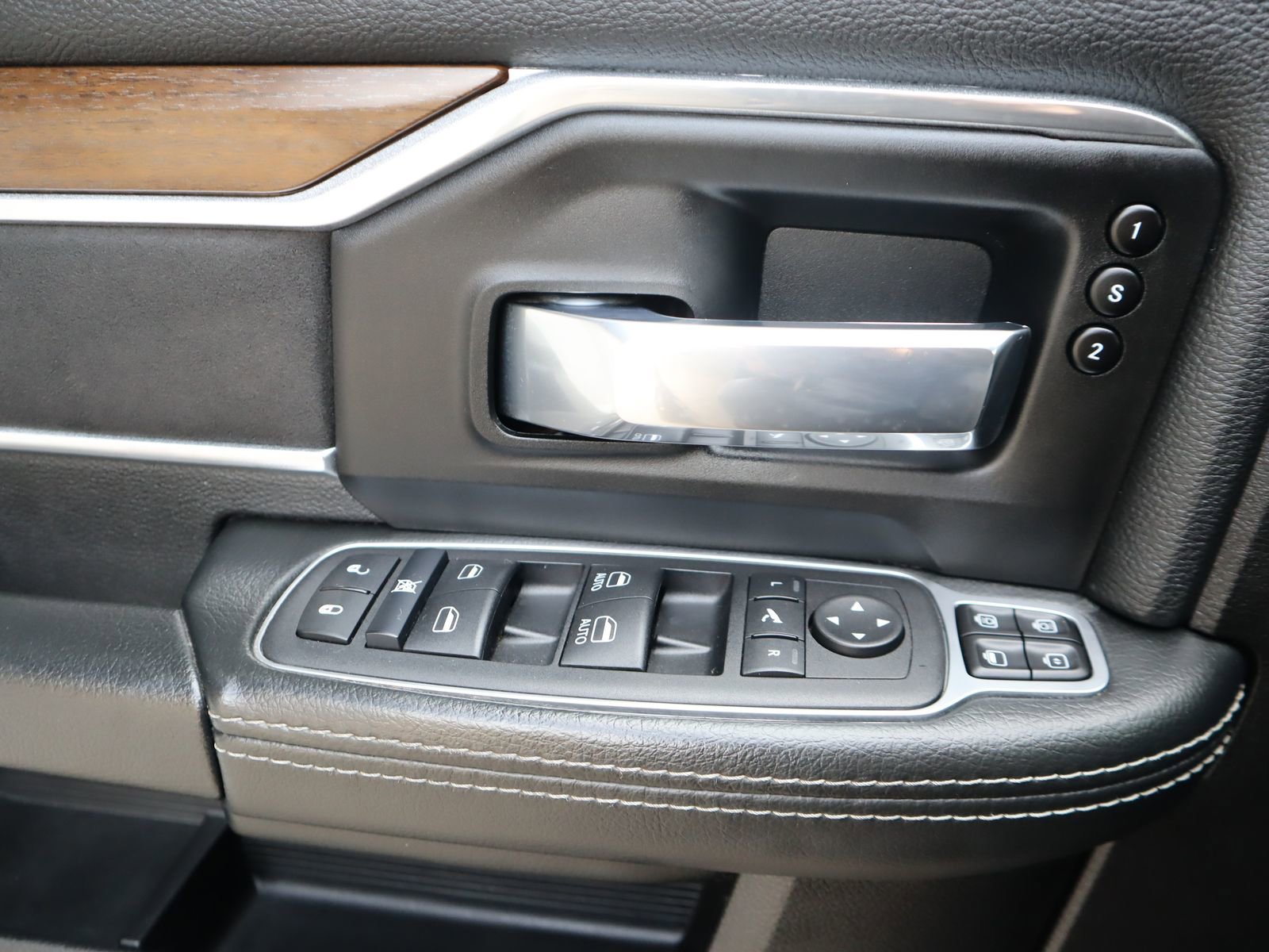 Used 2024 RAM 2500 Laramie image 33