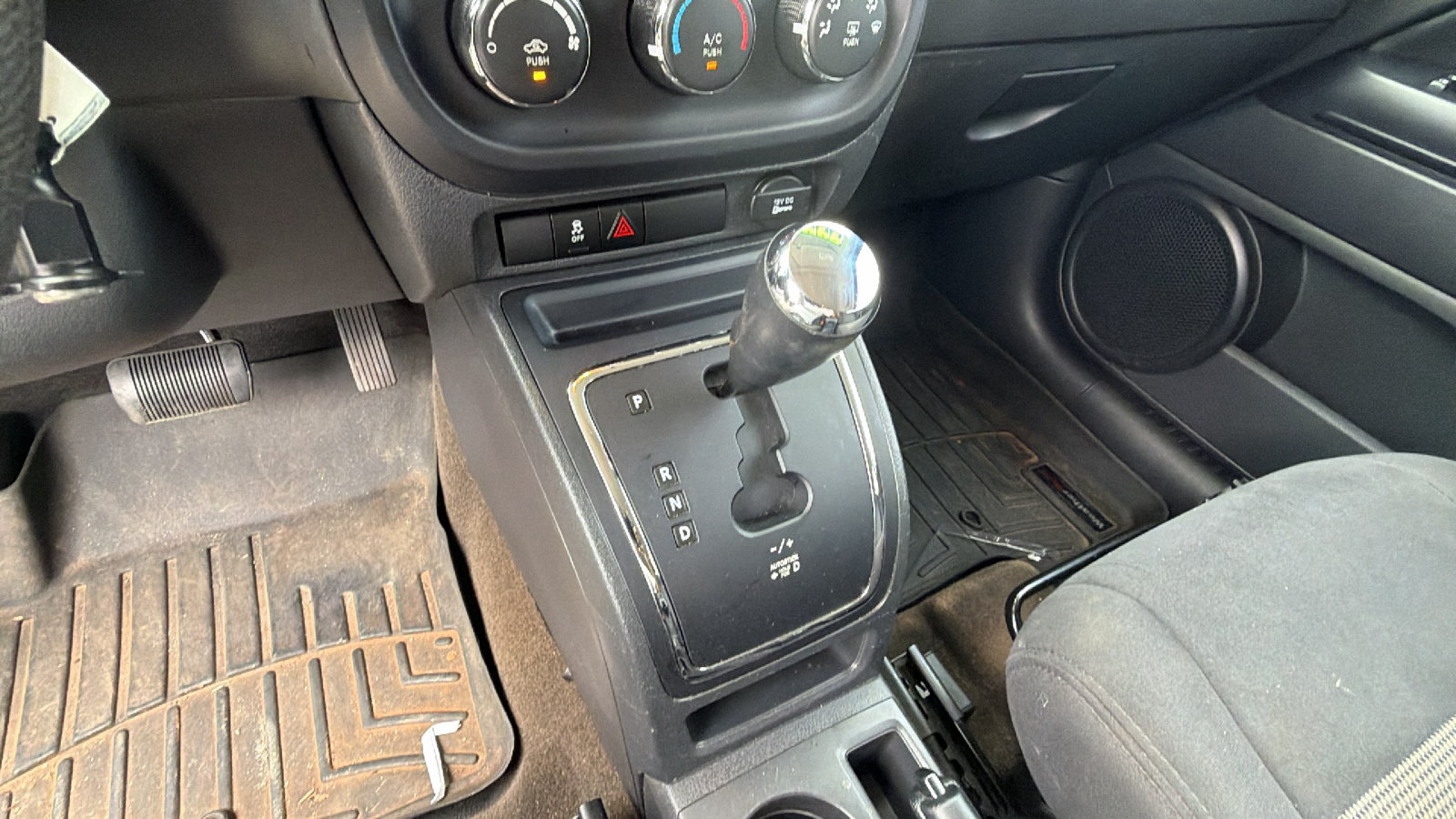 Used 2016 Jeep Patriot Sport w/ Power Value Group FWD image 29