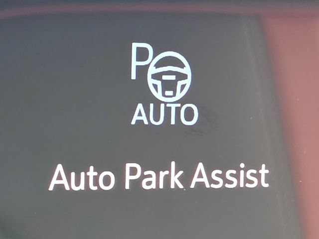 New 2027 Chevrolet Traverse RS w/ LPO, Floor Liner Package AWD/4WD image 35