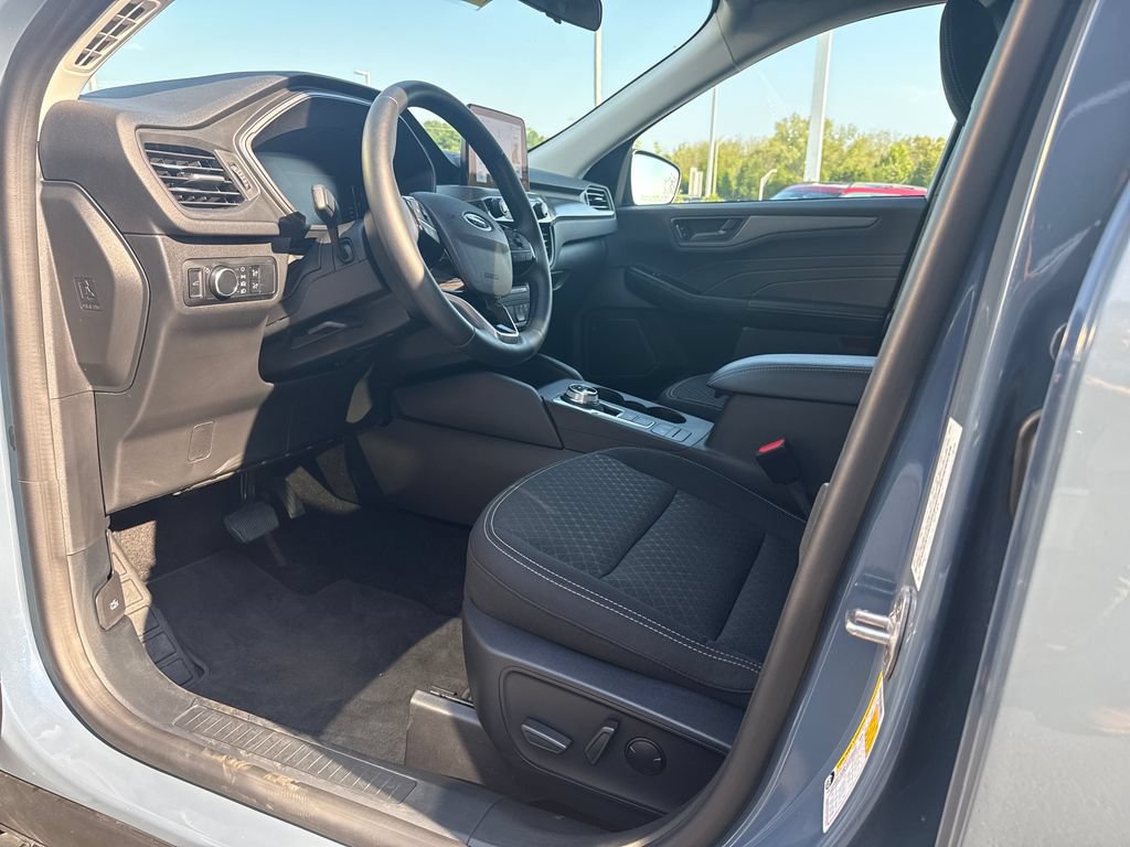 Used 2024 Ford Escape Active AWD/4WD image 11