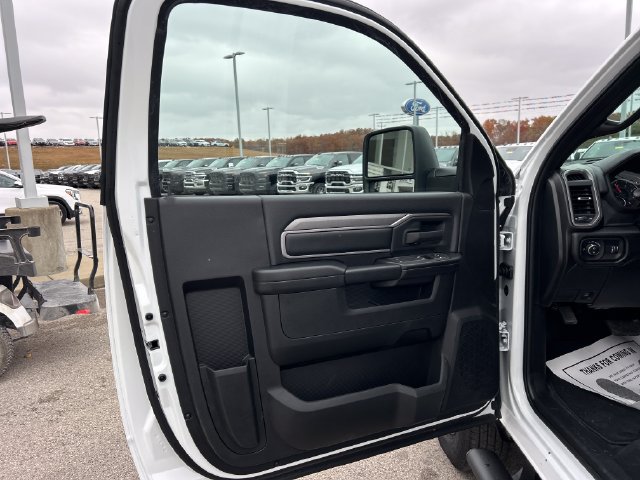 New 2026 RAM 3500 Tradesman AWD/4WD image 32