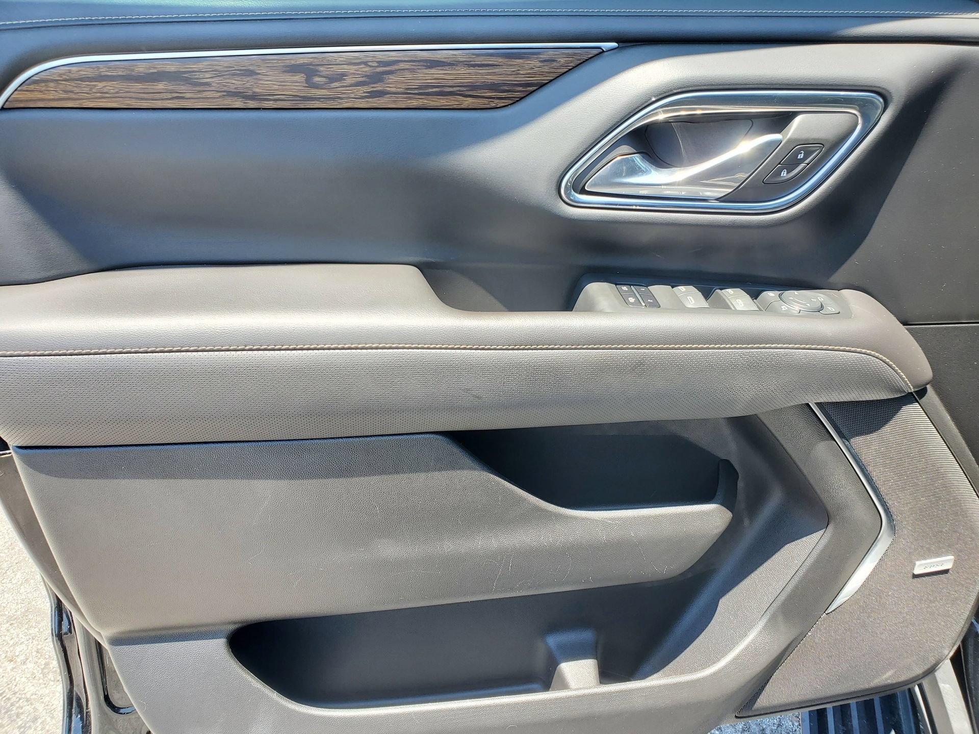 Used 2023 Chevrolet Tahoe Premier AWD/4WD image 18