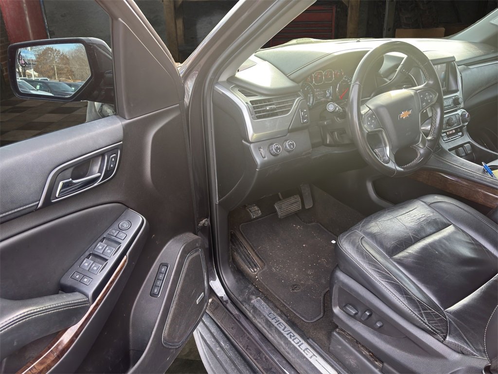Used 2018 Chevrolet Suburban LT image 17