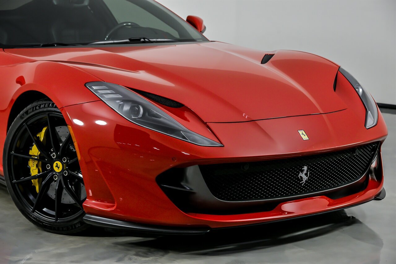 Used 2018 Ferrari 812 Superfast RWD image 2