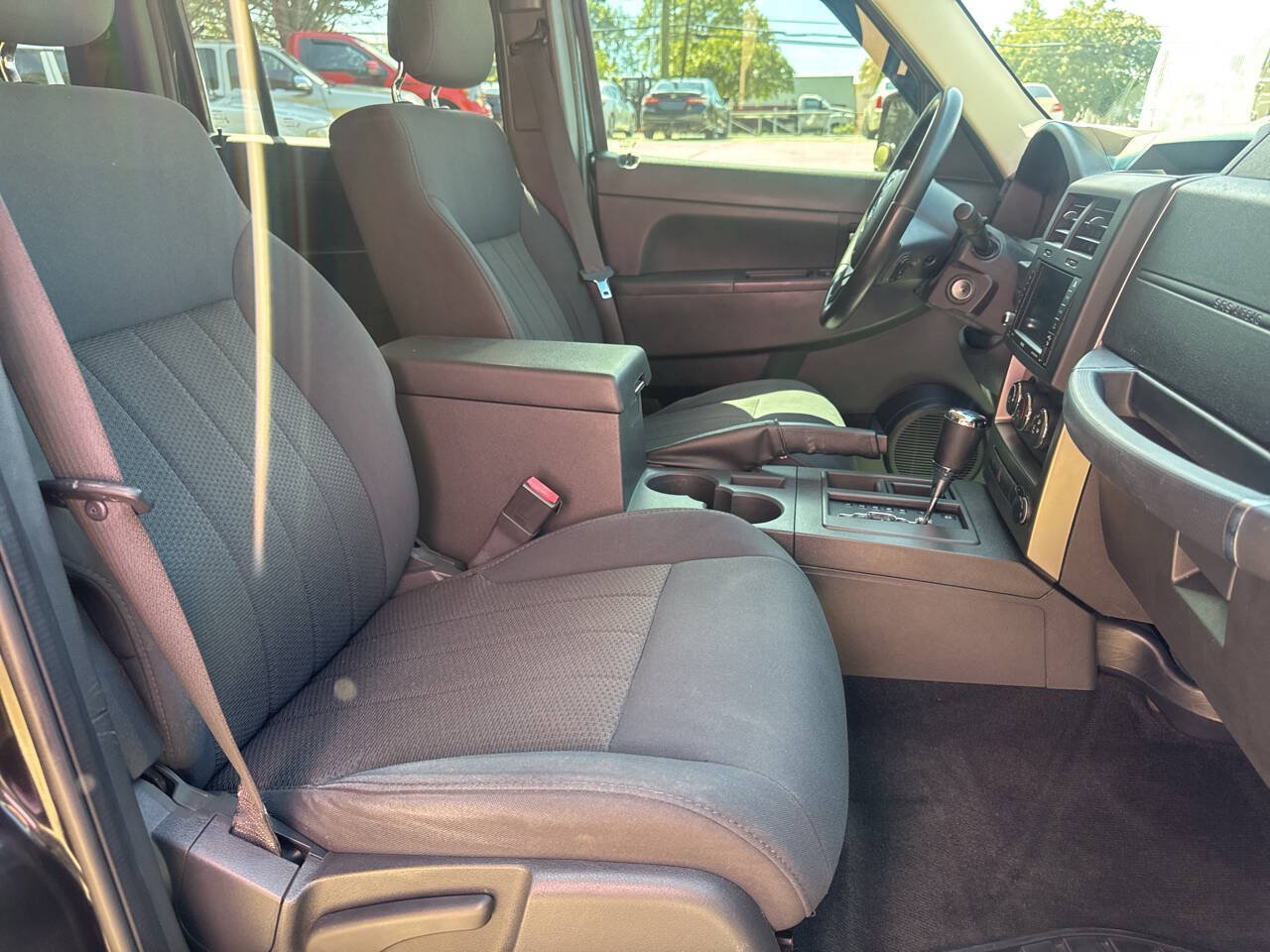 Used 2012 Jeep Liberty Sport w/ Popular Equipment Group RWD image 18