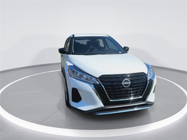 New 2025 Nissan Kicks Play S image 3