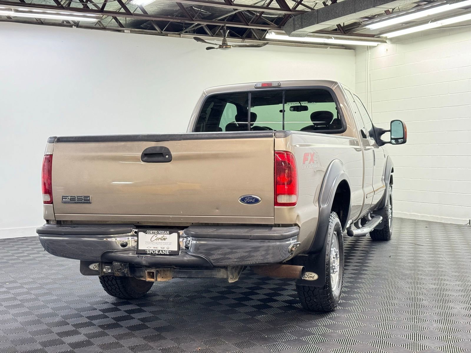 Used 2006 Ford F250 XLT image 2