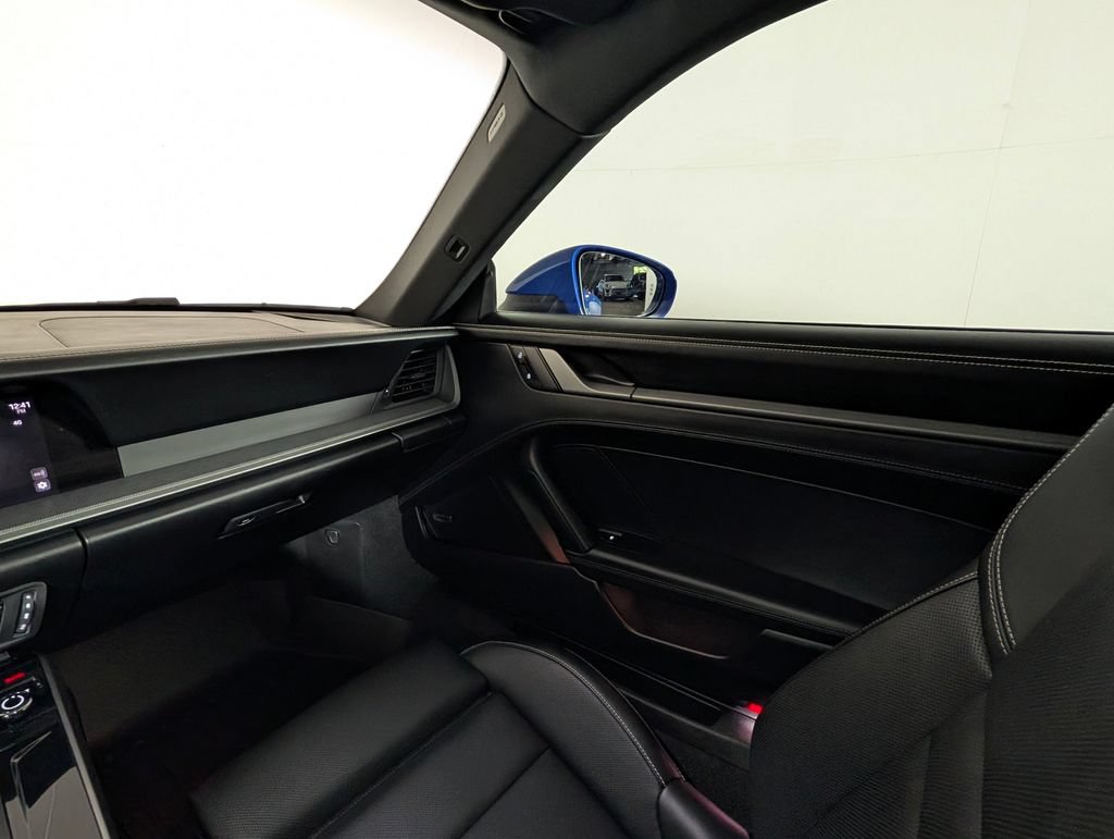 Certified 2025 Porsche 911 Carrera RWD image 23