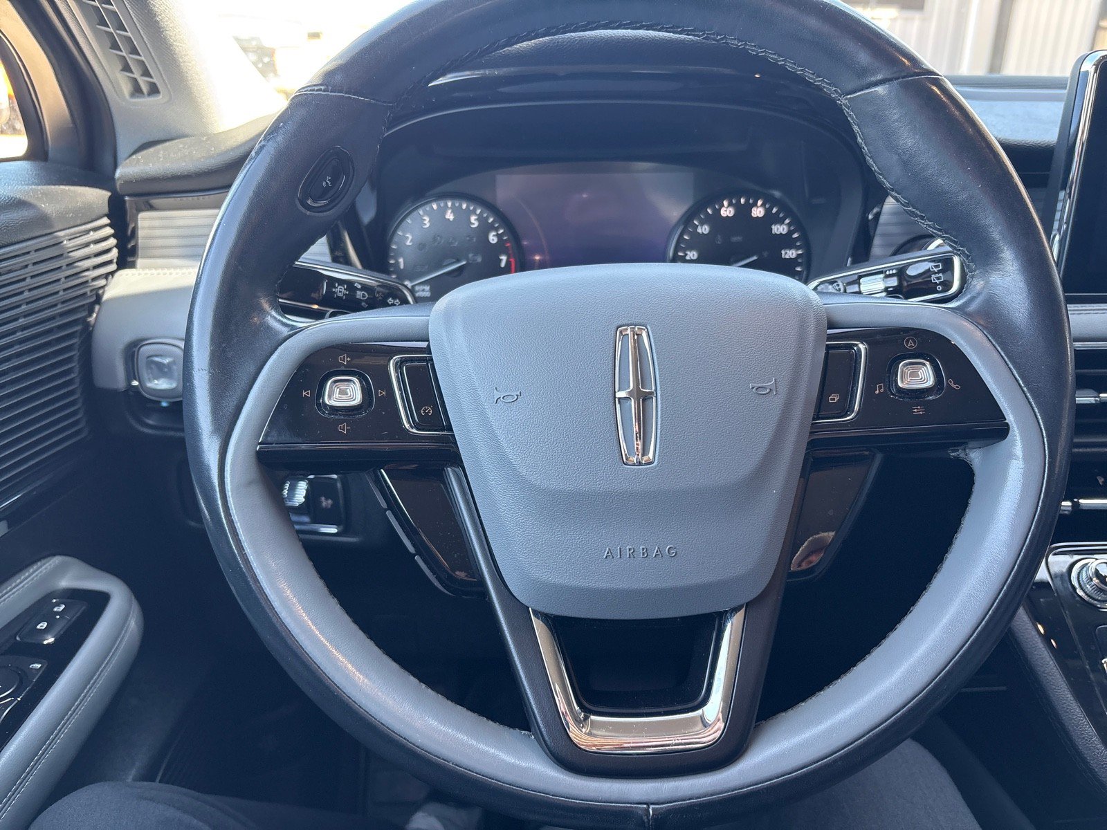 Used 2020 Lincoln Corsair AWD w/ Elements Package image 14