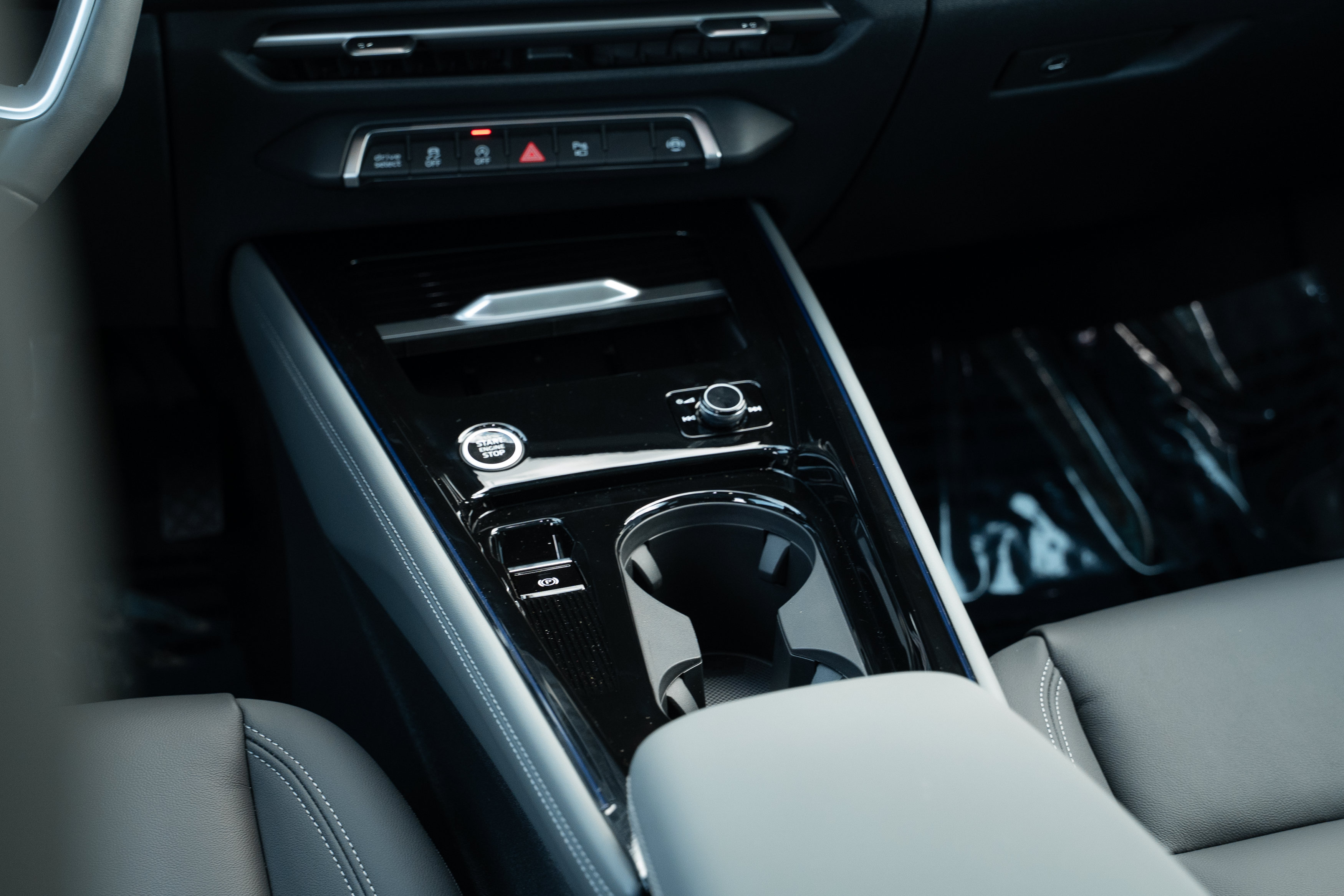New 2026 Audi Q3 quattro 2.0T AWD/4WD image 13