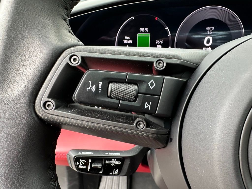 Used 2025 Porsche Taycan image 17