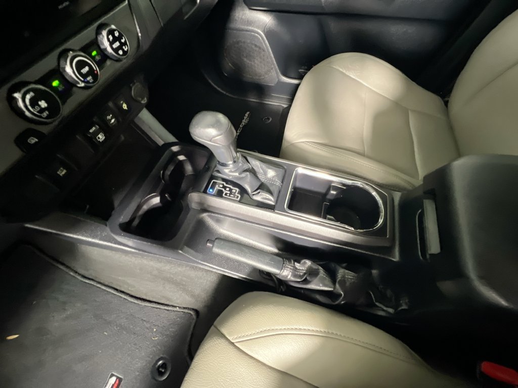 Used 2018 Toyota Tacoma TRD Sport RWD image 21