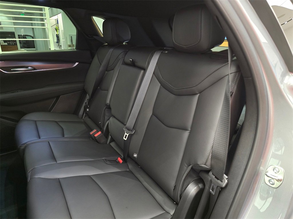 New 2025 Cadillac XT5 Luxury image 17