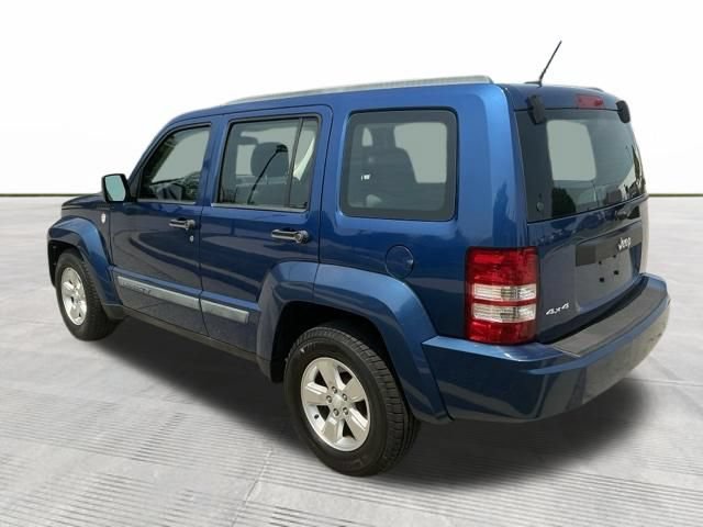 Used 2010 Jeep Liberty Sport AWD/4WD image 4