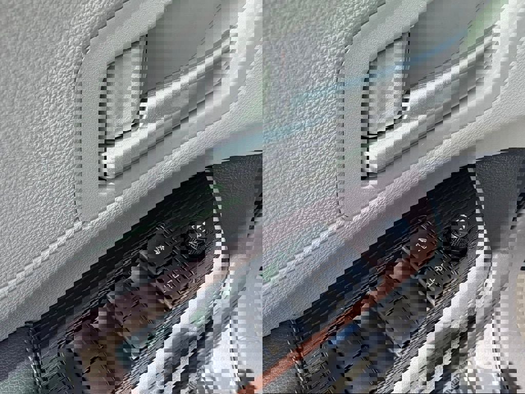 Used 2023 Toyota Sienna XLE image 25