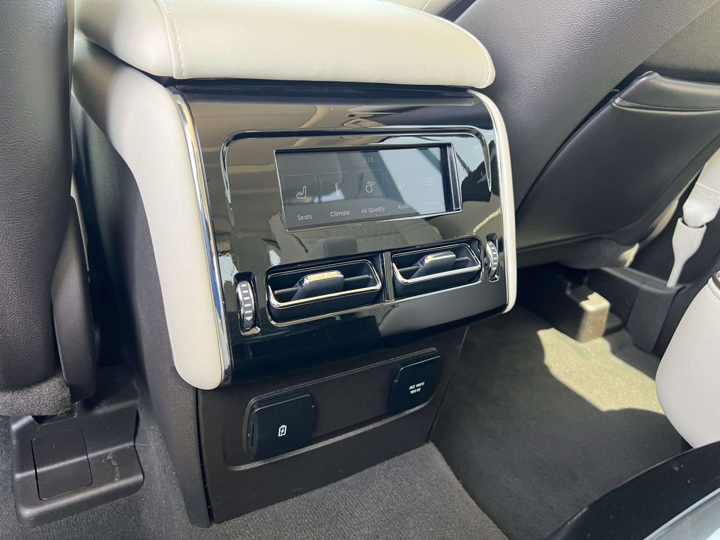 Certified 2024 Lincoln Aviator Black Label w/ Class IV Trailer Tow Package AWD/4WD image 25