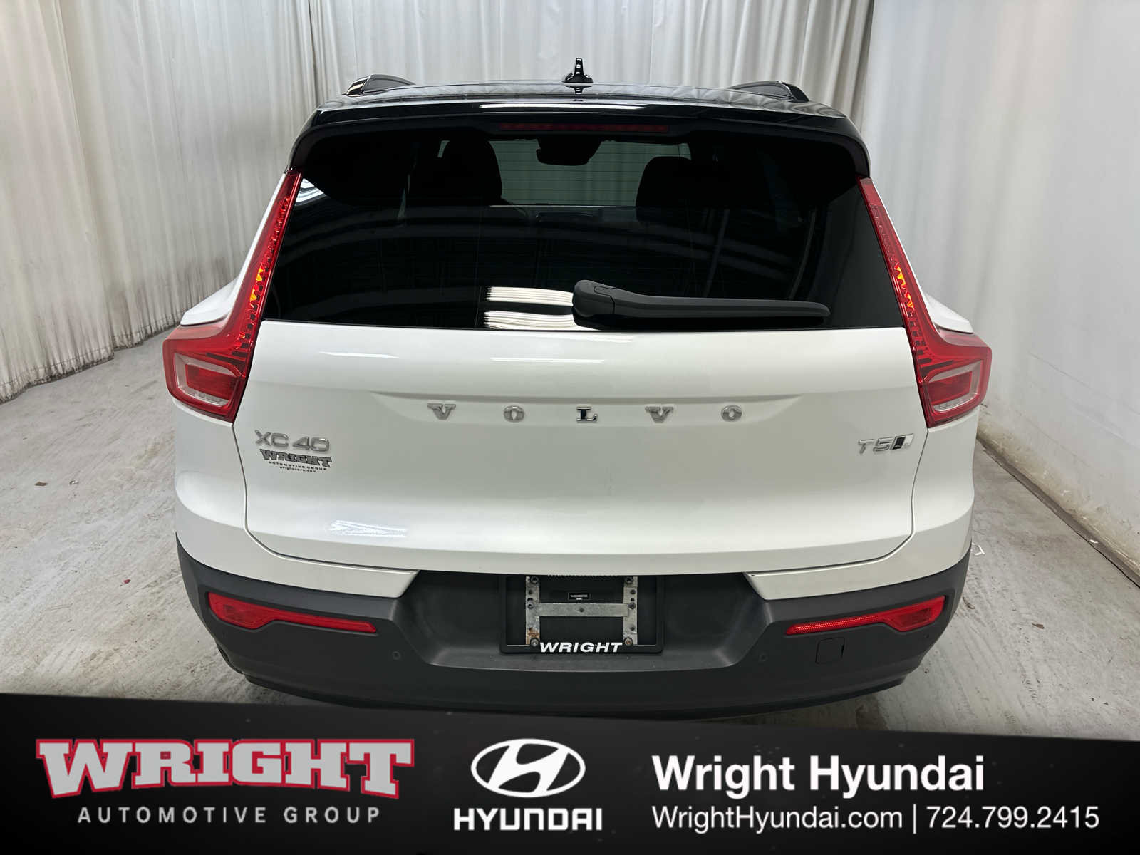 Used 2022 Volvo XC40 T5 R-Design AWD/4WD image 5