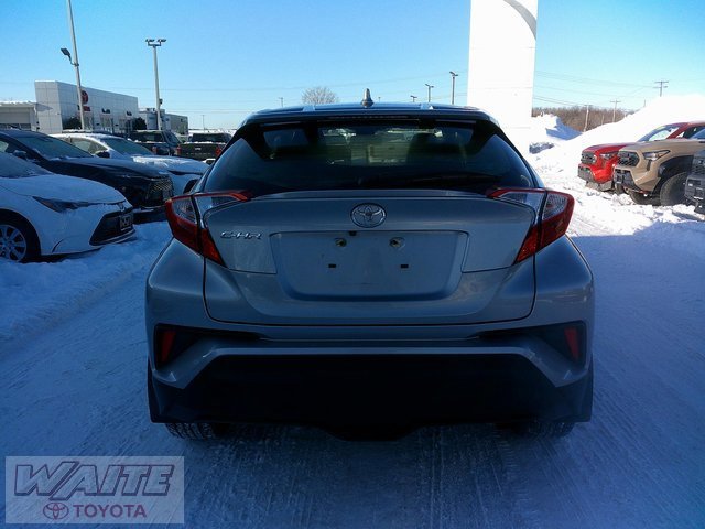 Used 2020 Toyota C-HR XLE image 3