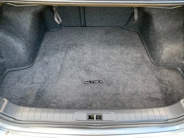 Used 2016 Nissan Altima 2.5 SR w/ LED Appearance Package image 16