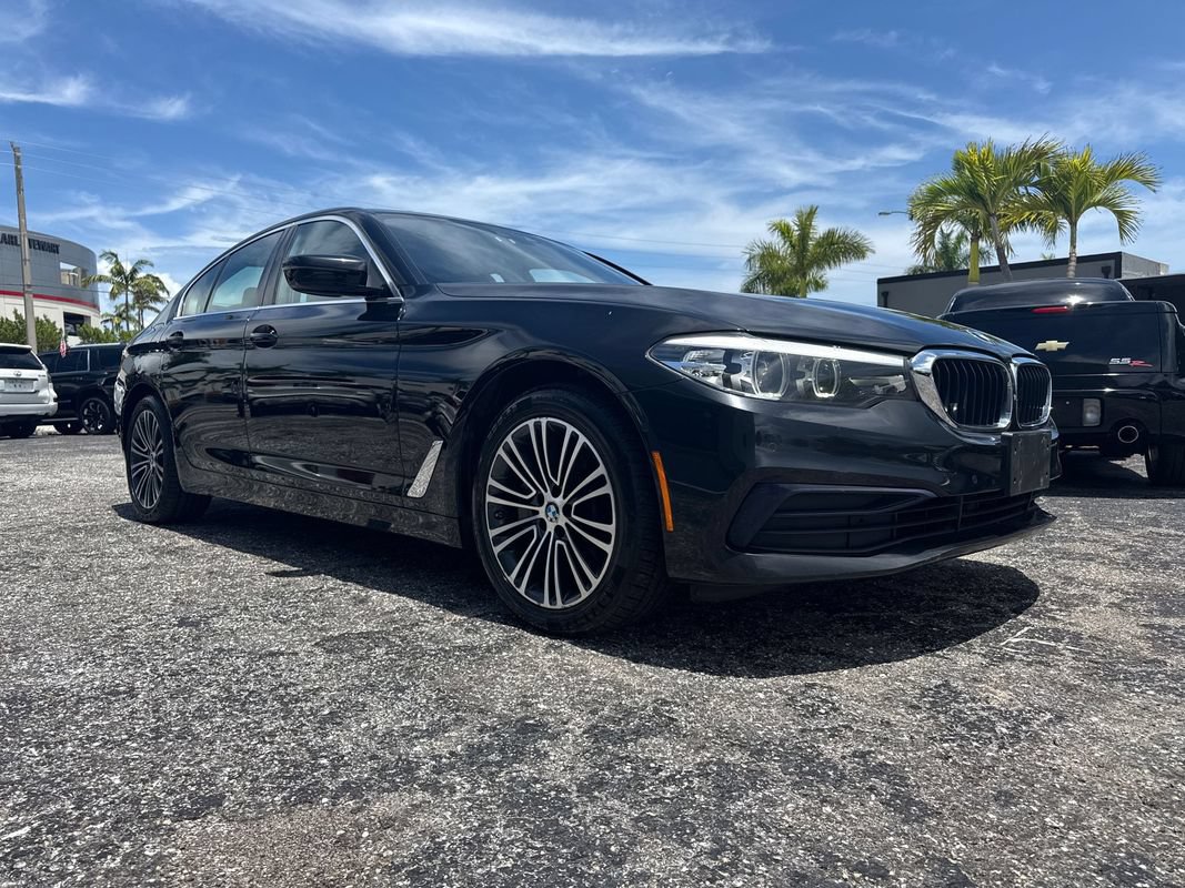 Used 2019 BMW 530i xDrive w/ Convenience Package AWD/4WD image 3