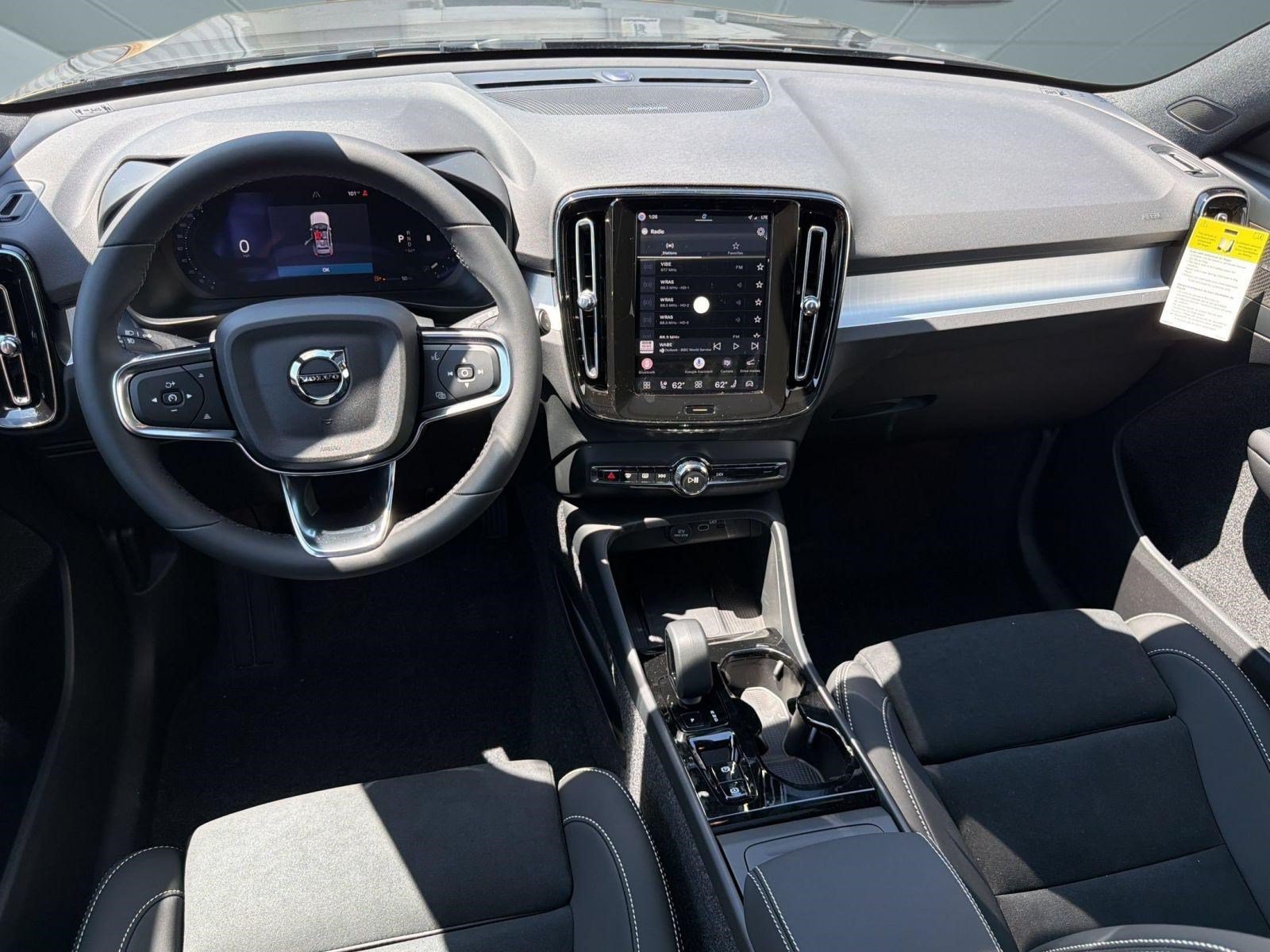 New 2026 Volvo XC40 B5 Ultra w/ Climate Package AWD/4WD image 16