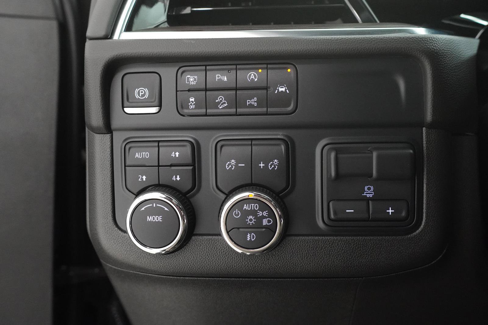 Used 2025 Chevrolet Tahoe LT w/ Comfort Package AWD/4WD image 20