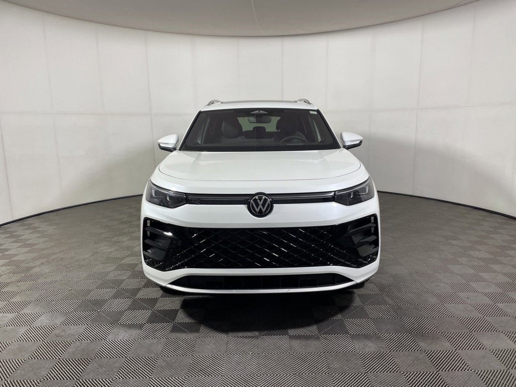 New 2025 Volkswagen Tiguan SEL R-Line image 3