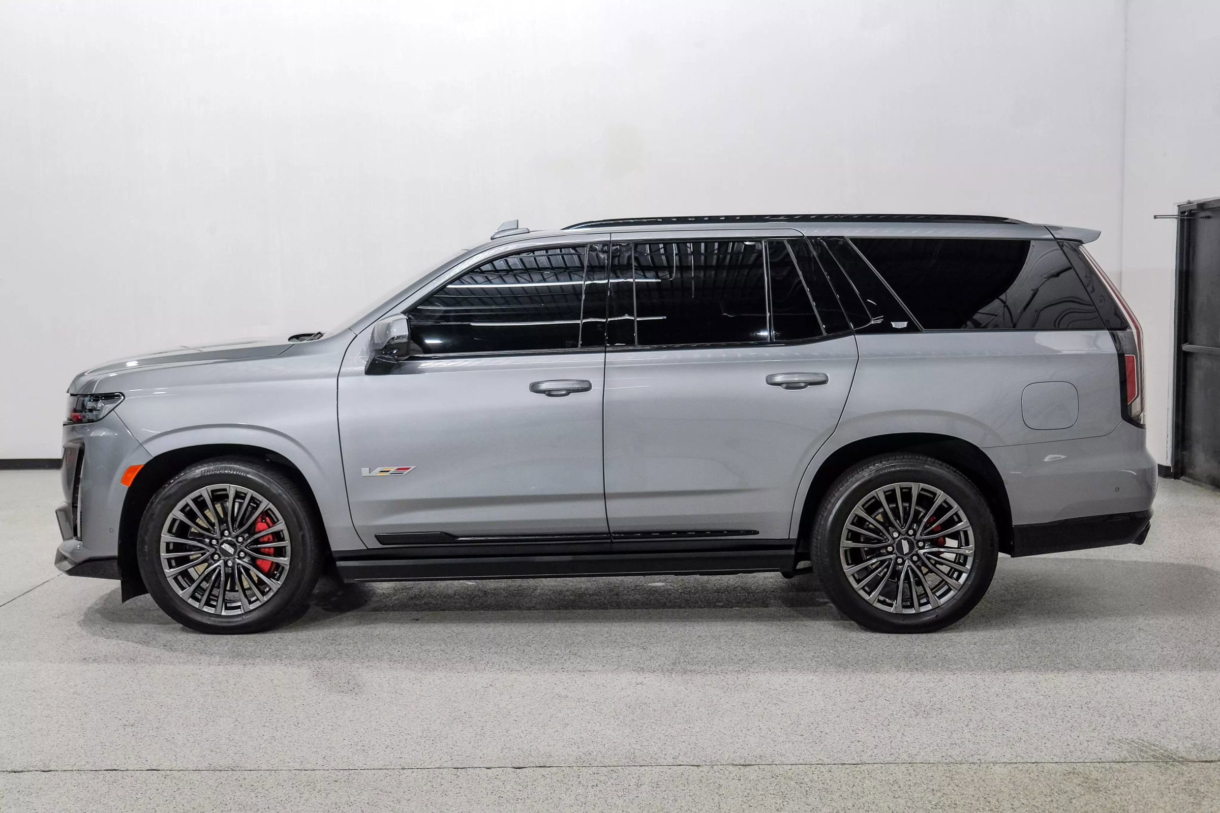 Used 2023 Cadillac Escalade V image 9