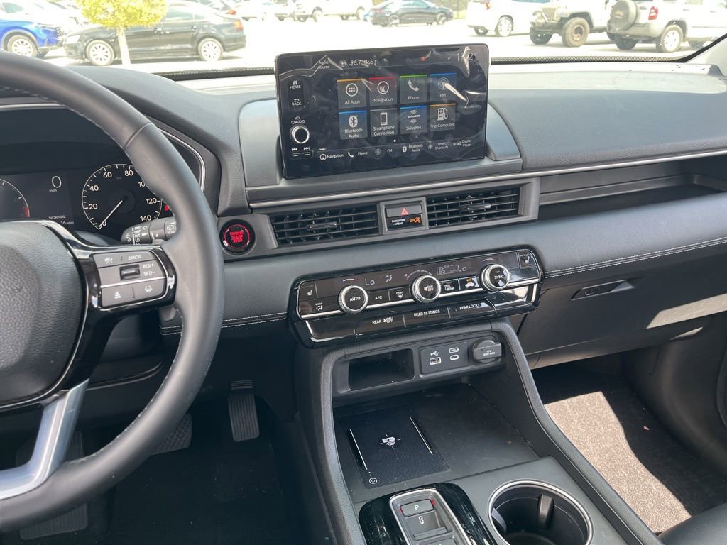 Certified 2025 Honda Pilot Touring image 18