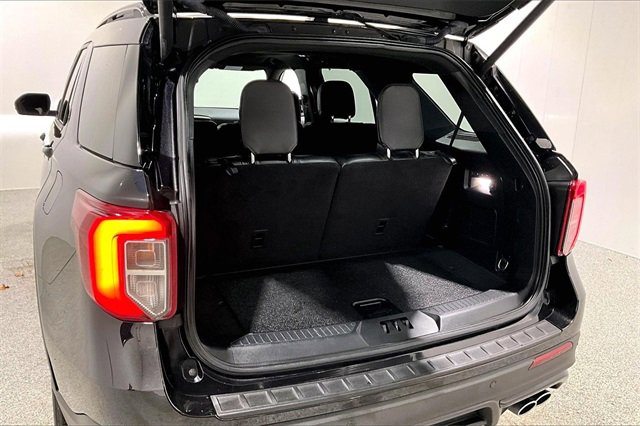 Used 2020 Ford Explorer ST w/ Premium Technology Package image 40