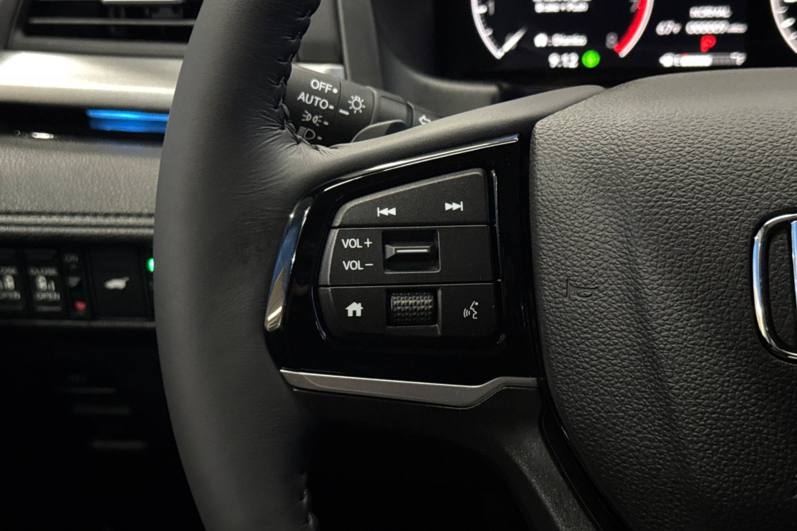 New 2026 Honda Odyssey Touring image 15