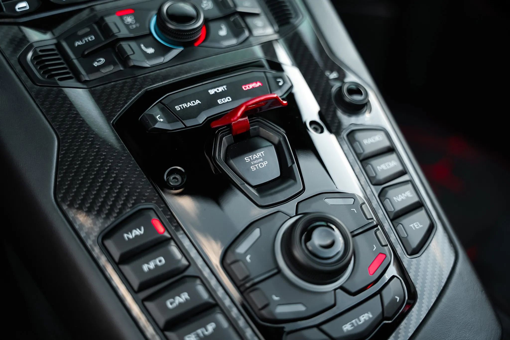 Used 2021 Lamborghini Aventador SVJ AWD/4WD image 19