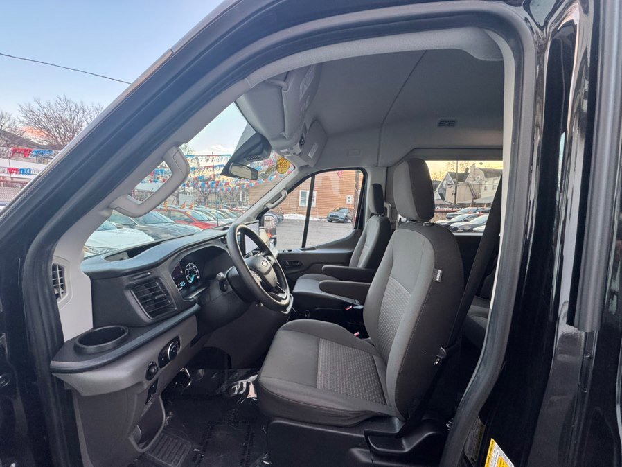 Used 2024 Ford Transit 350 XLT RWD image 9