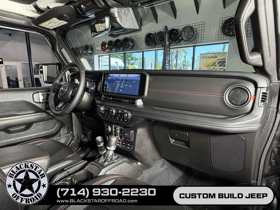 Used 2025 Jeep Wrangler Unlimited Rubicon AWD/4WD image 22