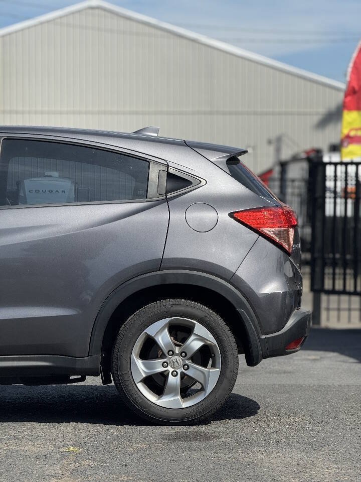 Used 2017 Honda HR-V LX image 19