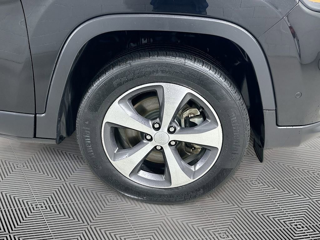 Certified 2021 Jeep Cherokee Limited w/ Elite Package AWD/4WD image 23