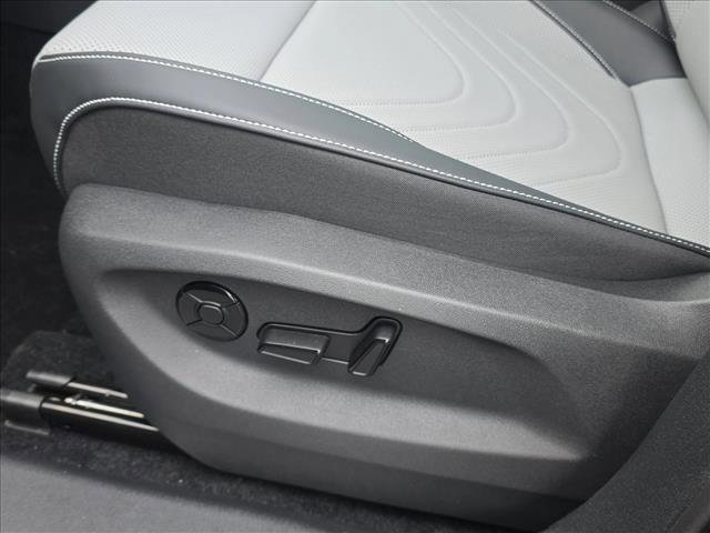 New 2026 Volkswagen Tiguan SE R-Line image 6