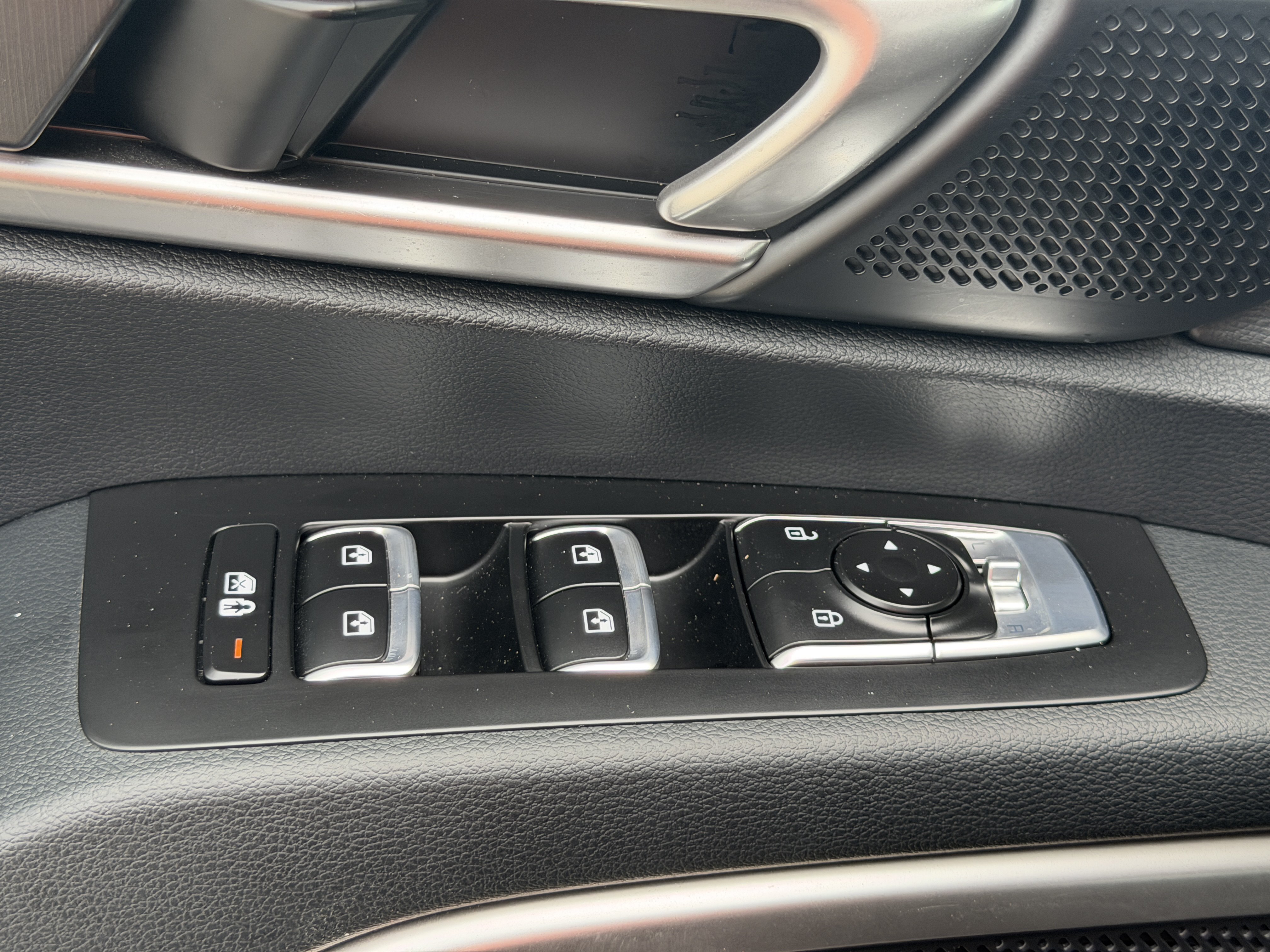 Certified 2024 Kia Telluride S FWD image 19