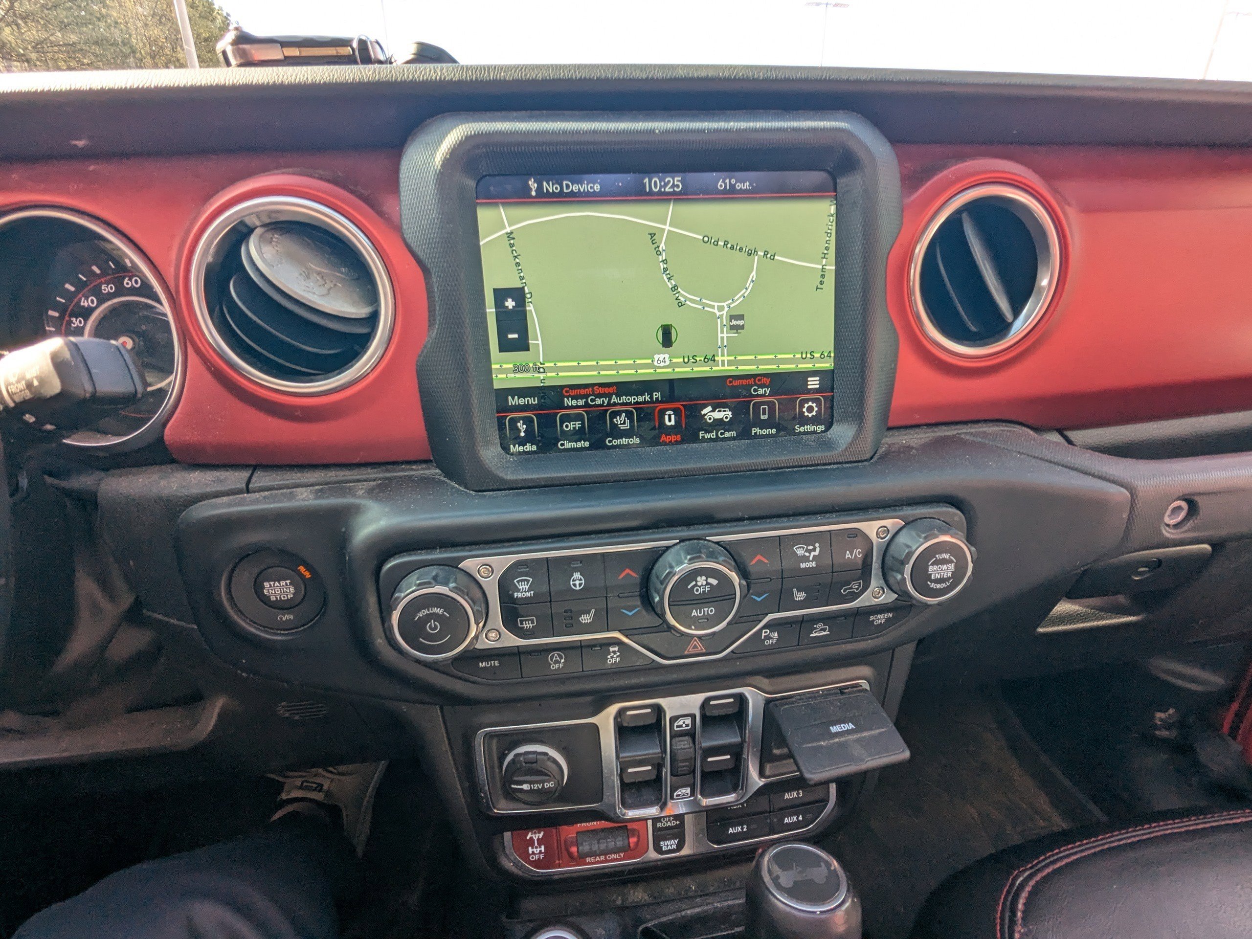 Used 2022 Jeep Wrangler Unlimited Rubicon w/ Xtreme Recon 35" Tire Package image 4