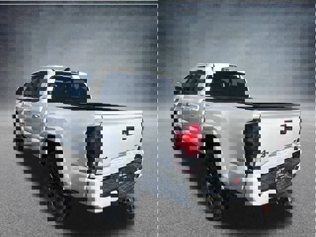 Used 2022 Toyota Tacoma SR5 image 11