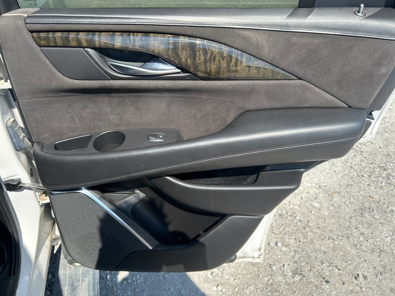 Used 2016 Cadillac Escalade Platinum image 18