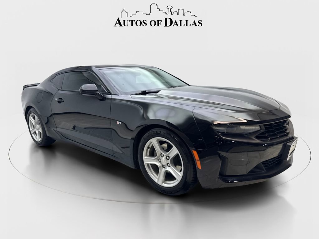 Used 2021 Chevrolet Camaro LT w/ Technology Package RWD image 4