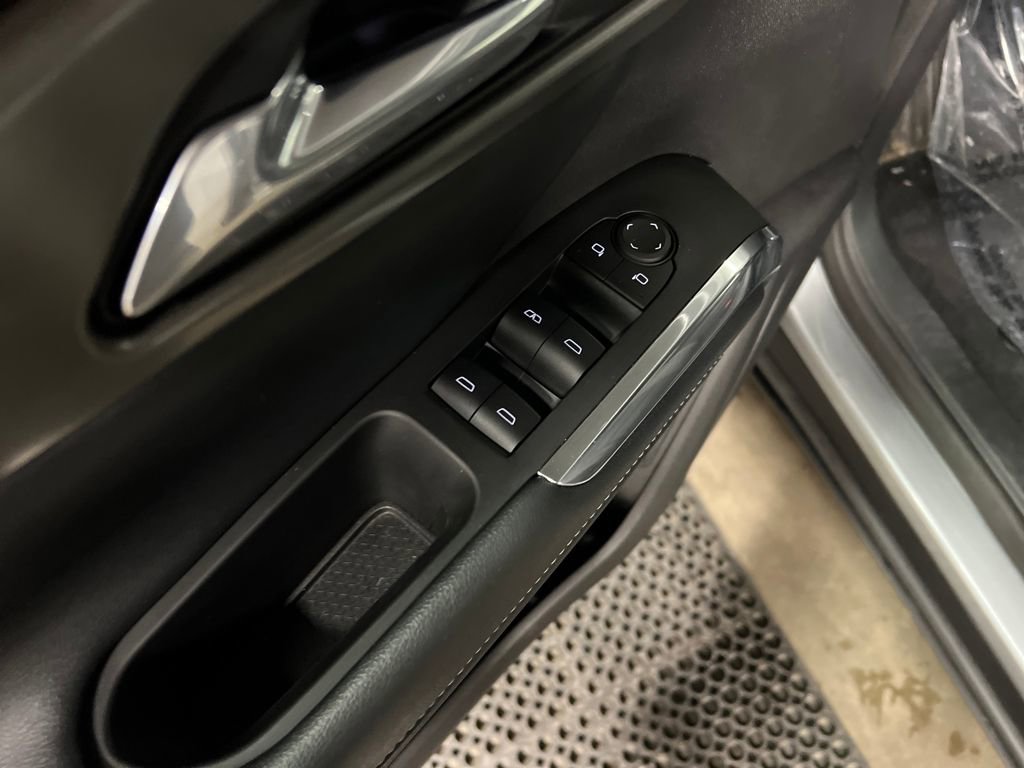 Certified 2024 Chevrolet Traverse LT w/ Midnight/Sport Edition image 17