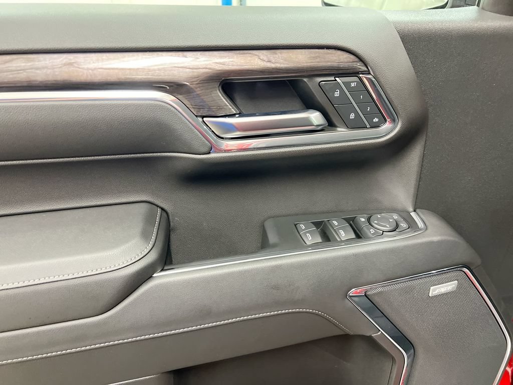 Used 2023 Chevrolet Silverado 1500 LTZ AWD/4WD image 21