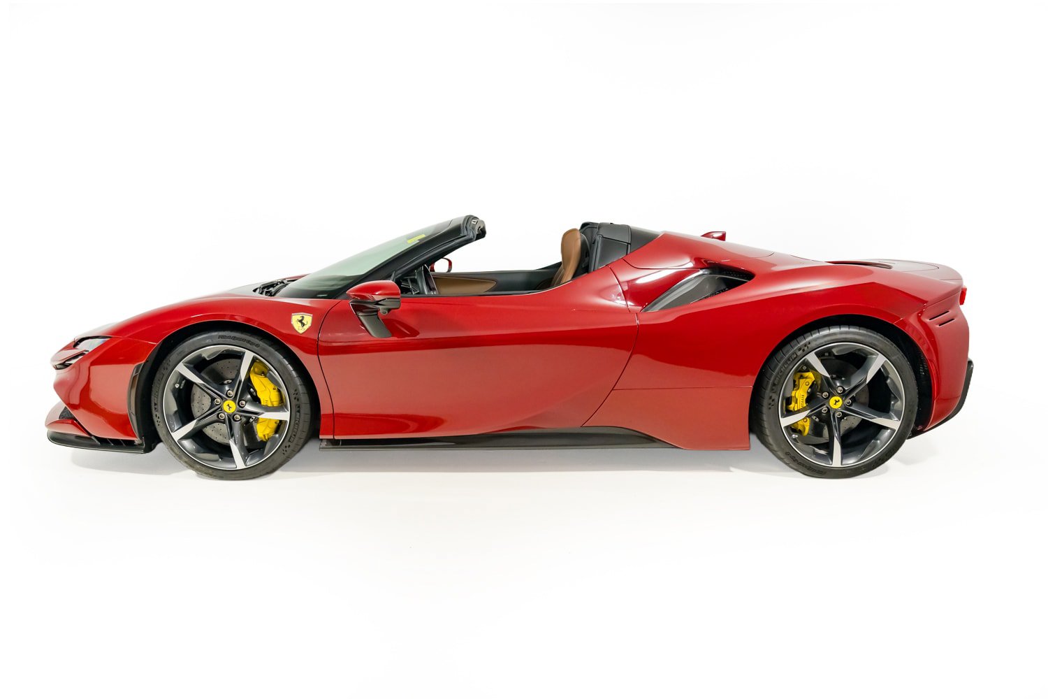 Used 2023 Ferrari SF90 Spider AWD/4WD image 15
